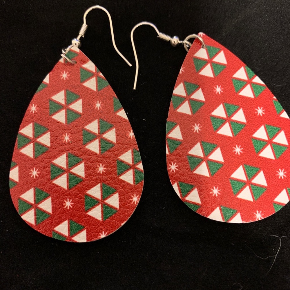Women’s faux leather teardrop earrings